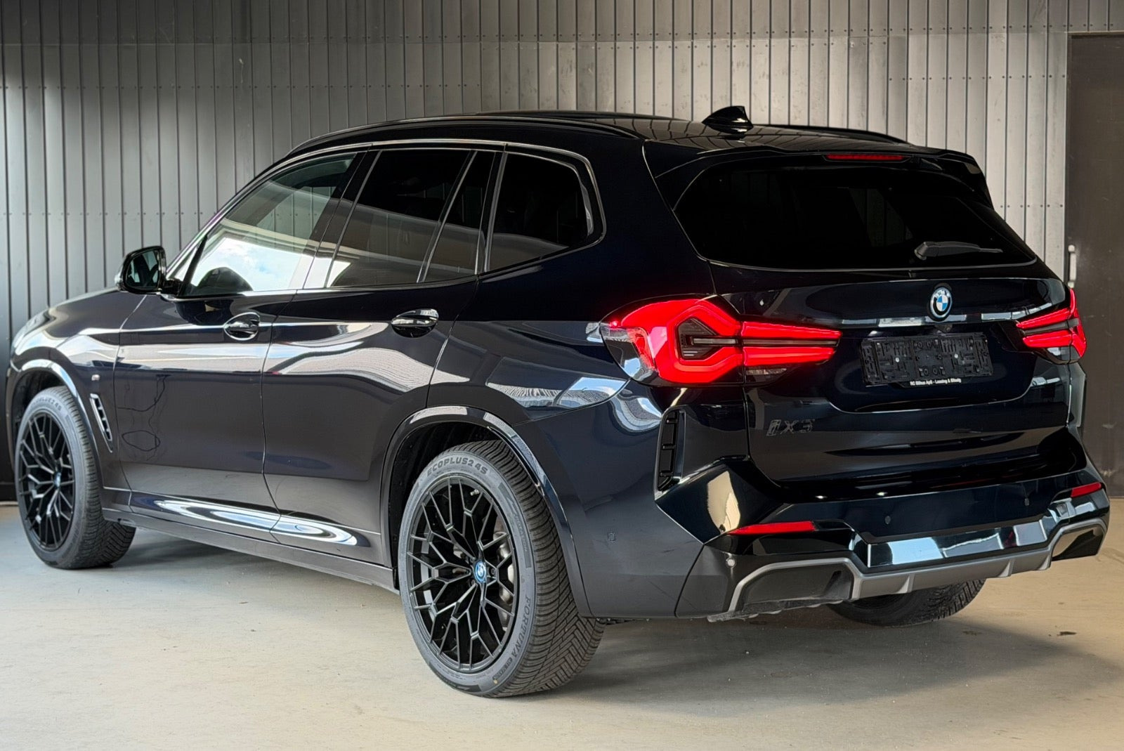 Sort BMW iX3 fra 2022