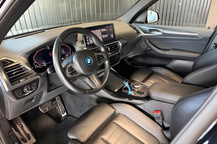 Sort BMW iX3 fra 2022