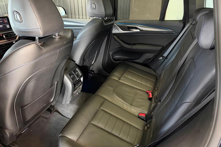 Sort BMW iX3 fra 2022