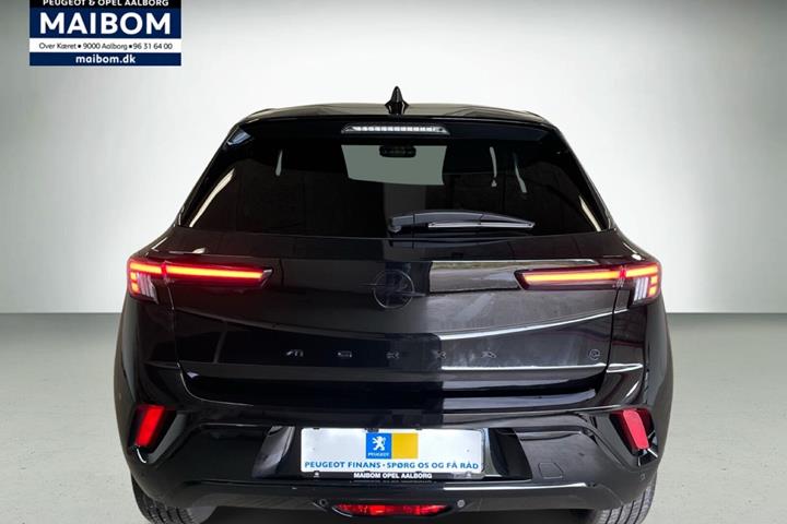 Sort Opel Mokka-e fra 2025