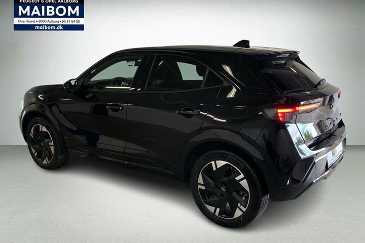 Sort Opel Mokka-e fra 2025