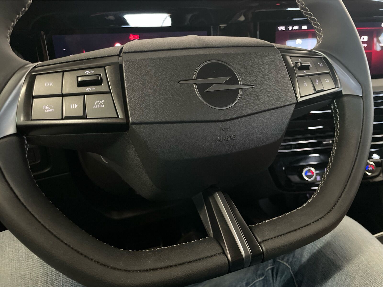 Sort Opel Mokka-e fra 2025