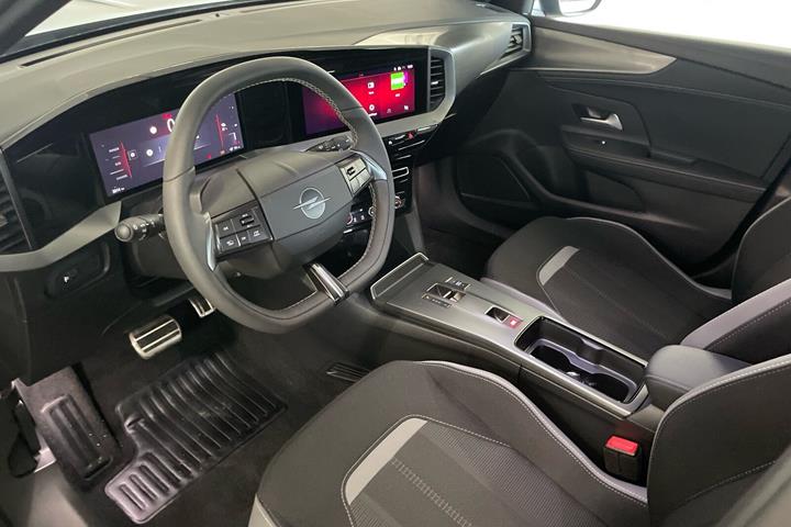 Sort Opel Mokka-e fra 2025