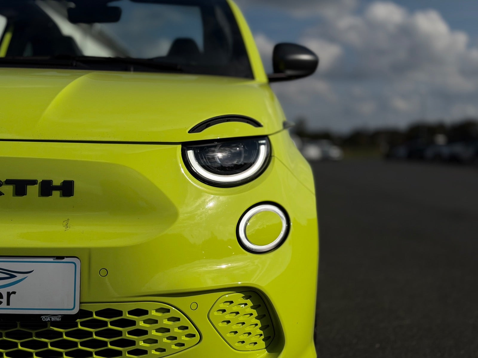Gul Abarth 500e fra 2024