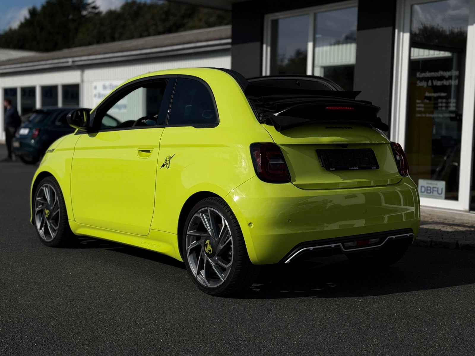 Gul Abarth 500e fra 2024