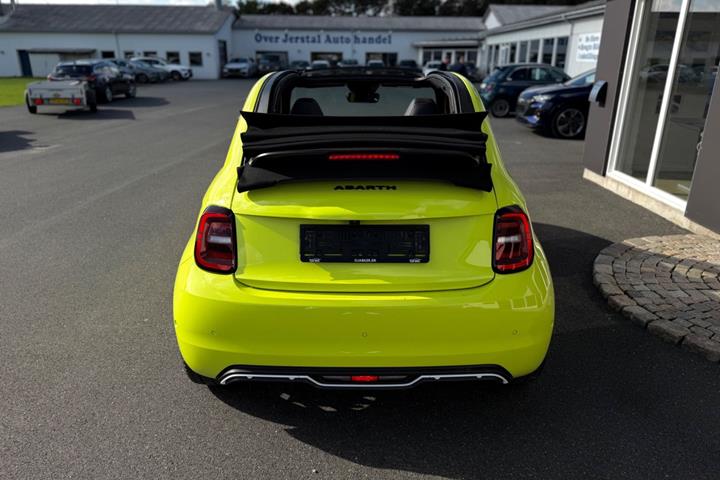 Gul Abarth 500e fra 2024