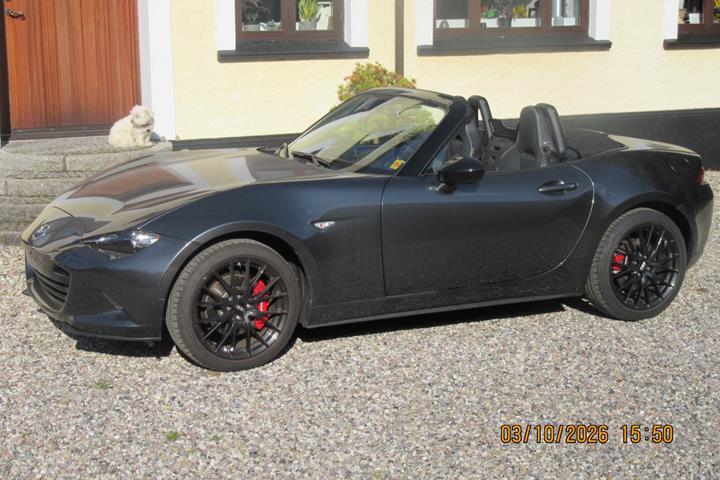 Grå Mazda MX-5 fra 2023