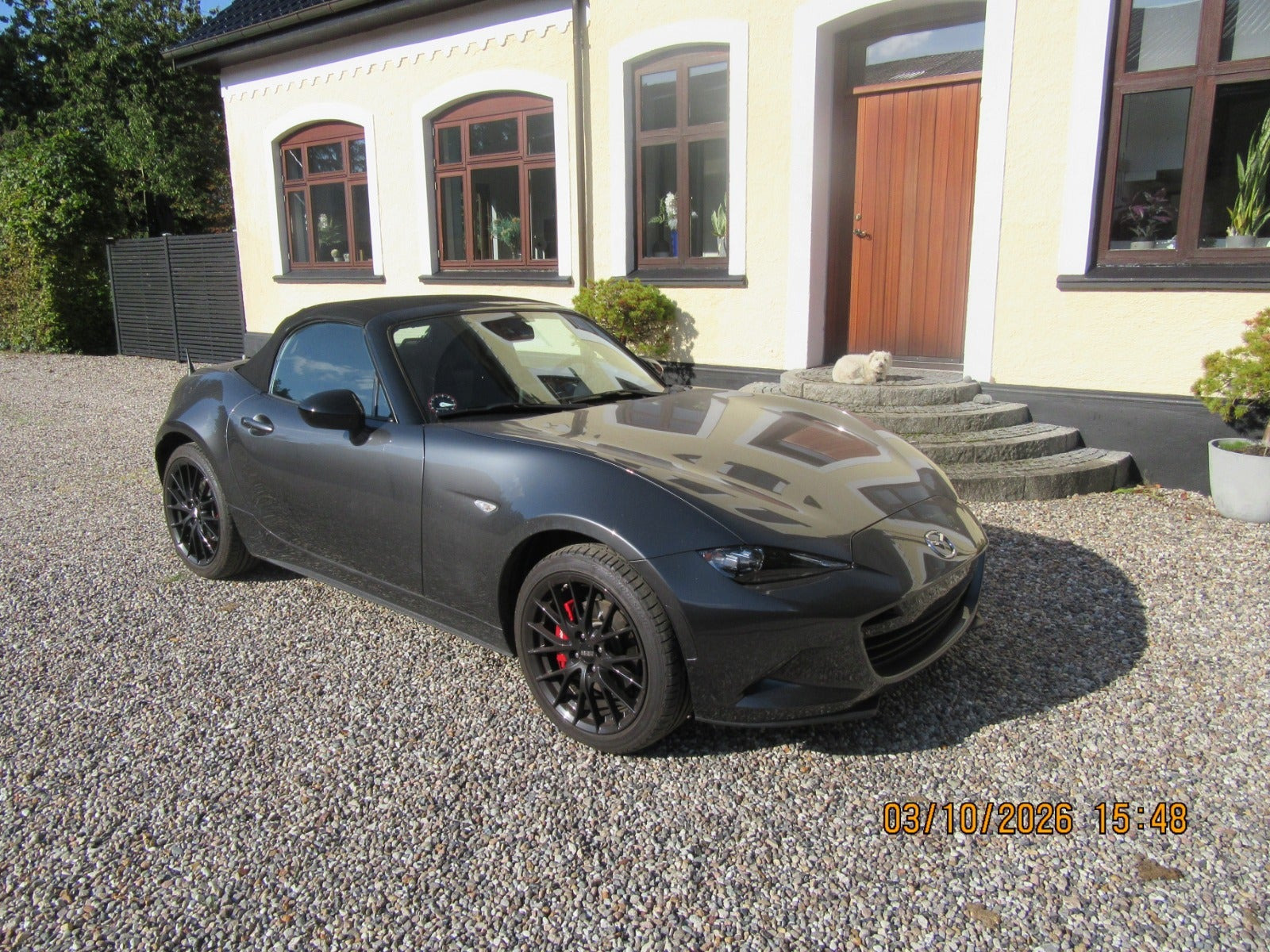 Grå Mazda MX-5 fra 2023