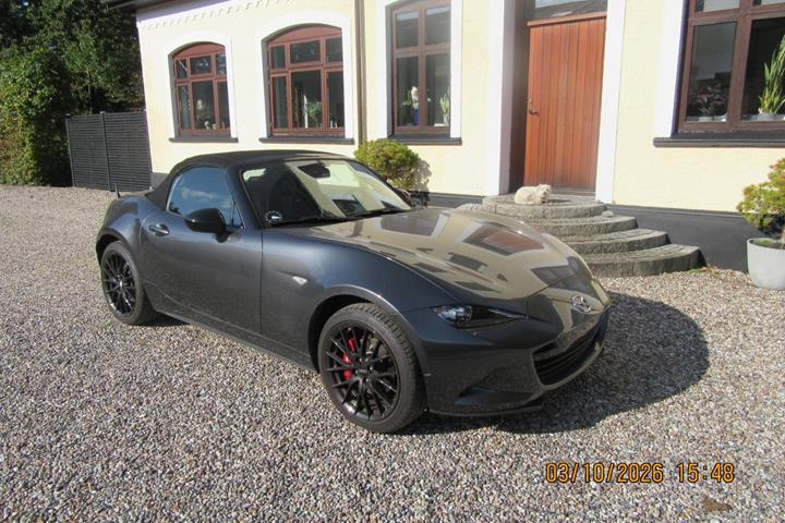 Grå Mazda MX-5 fra 2023