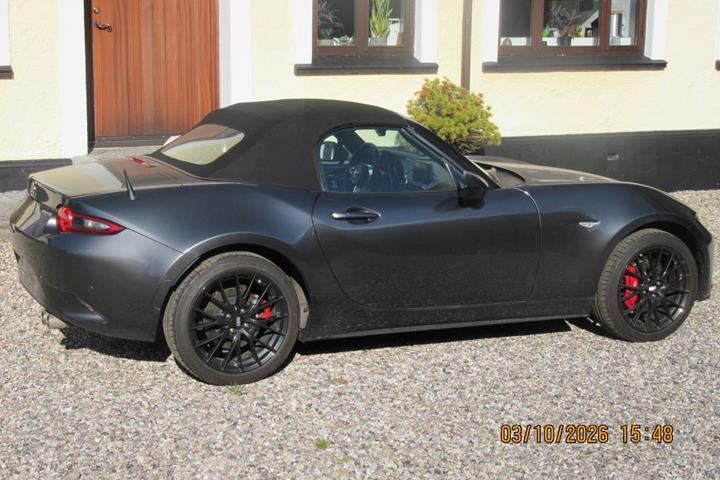 Grå Mazda MX-5 fra 2023