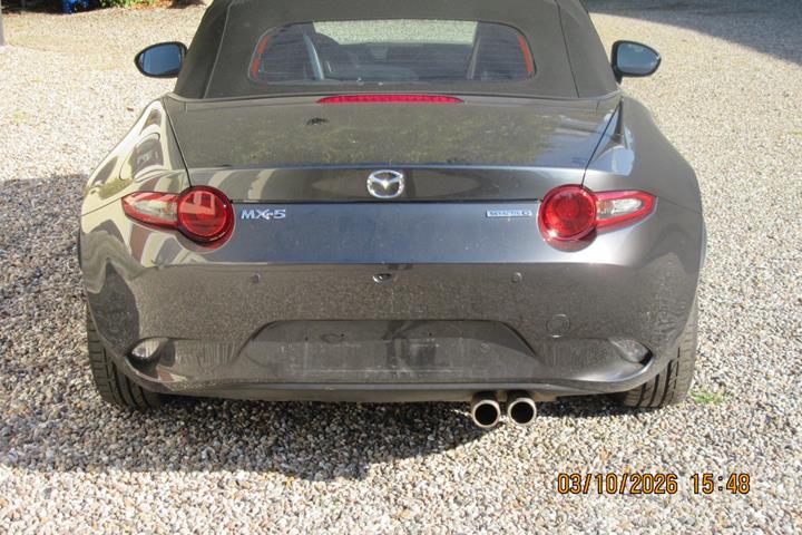 Grå Mazda MX-5 fra 2023
