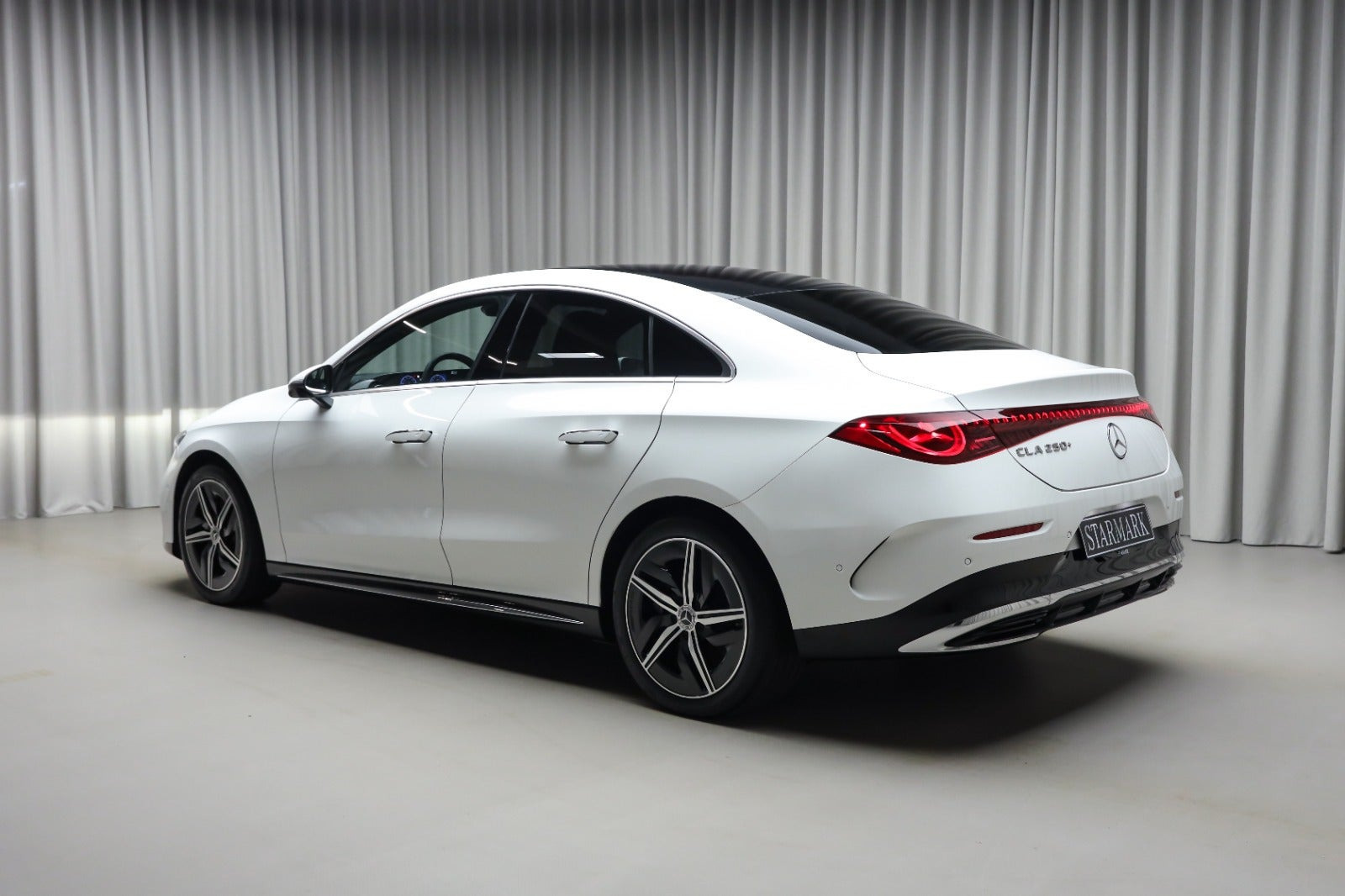 Hvid Mercedes CLA250+ fra 2025