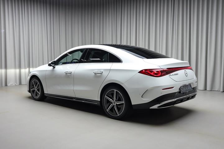 Hvid Mercedes CLA250+ fra 2025