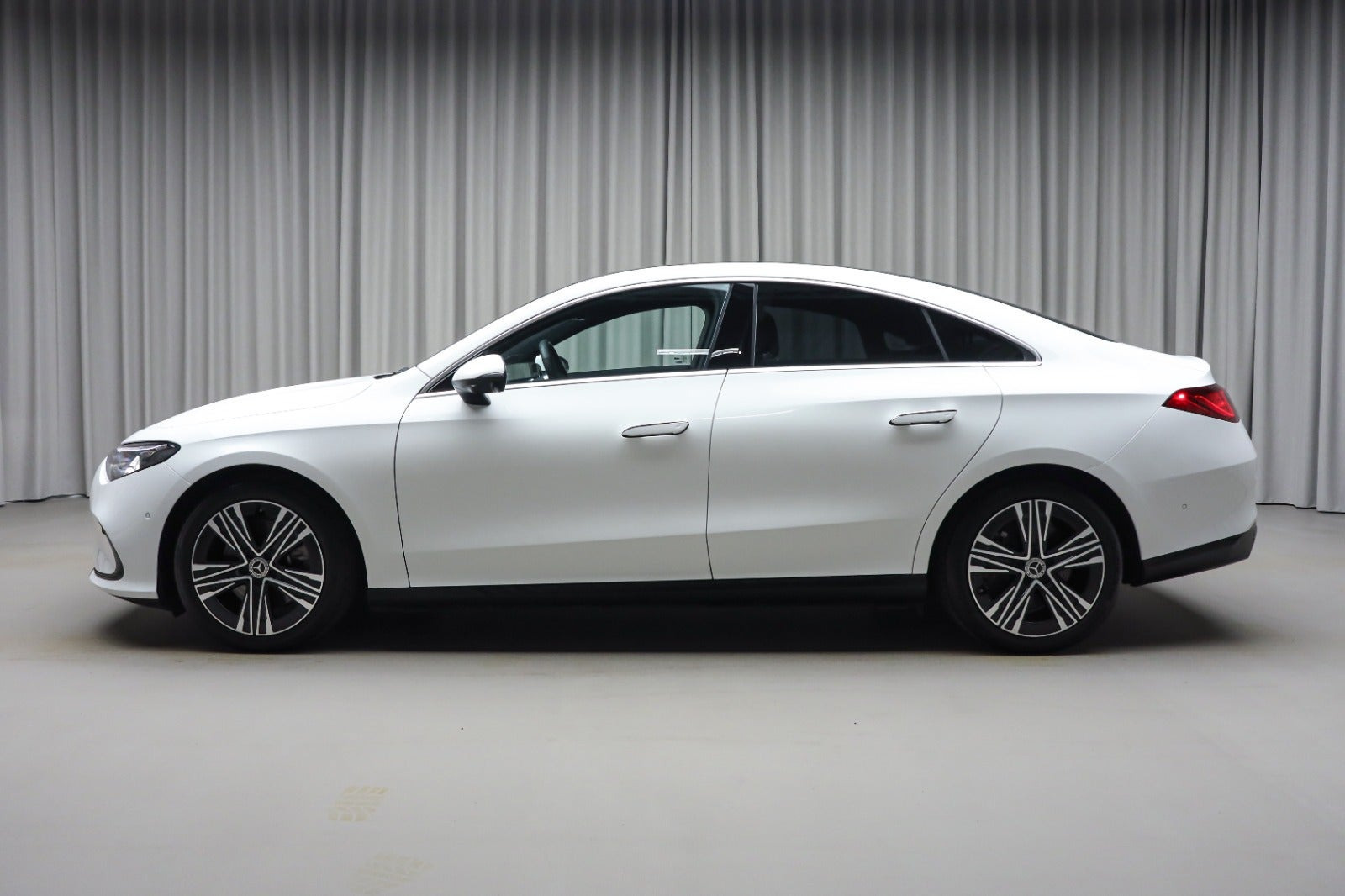 Hvid Mercedes CLA250+ fra 2025