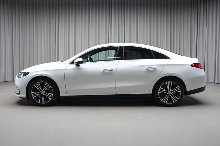 Hvid Mercedes CLA250+ fra 2025