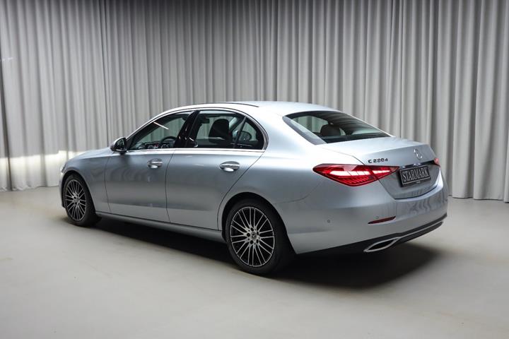 Sølv Mercedes C220 d fra 2022