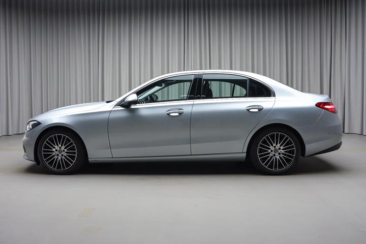 Sølv Mercedes C220 d fra 2022