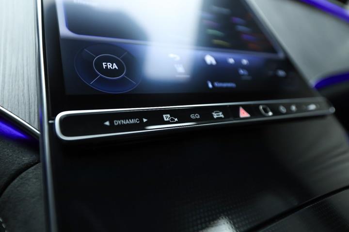 Sort Mercedes EQE350+ fra 2026