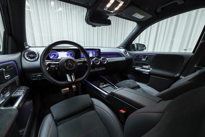 Sort Mercedes EQB250+ fra 2026