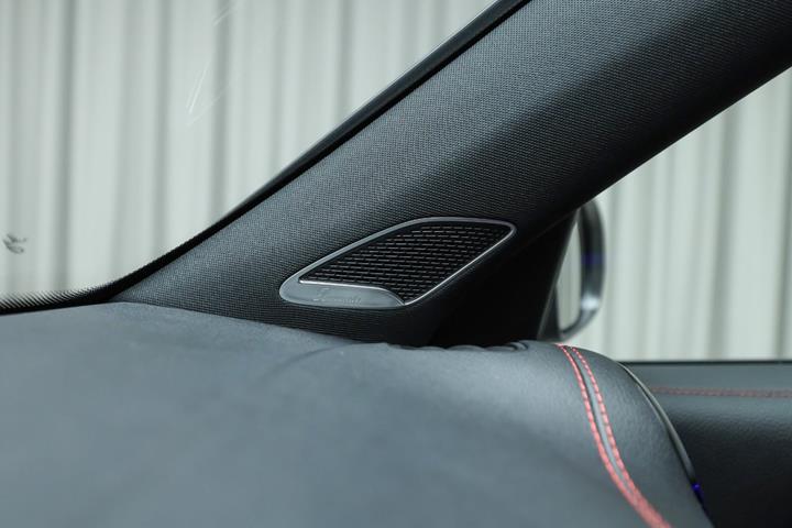 Sort Mercedes EQB250+ fra 2026