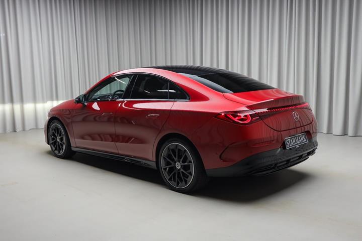 Rød Mercedes CLA250+ fra 2025