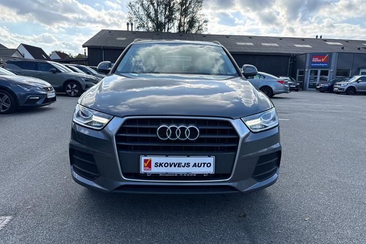 Grå Audi Q3 fra 2018