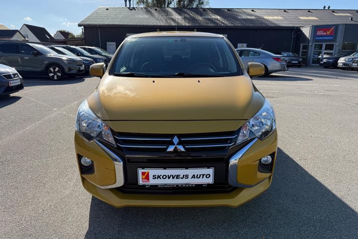 Gul Mitsubishi Space Star fra 2023