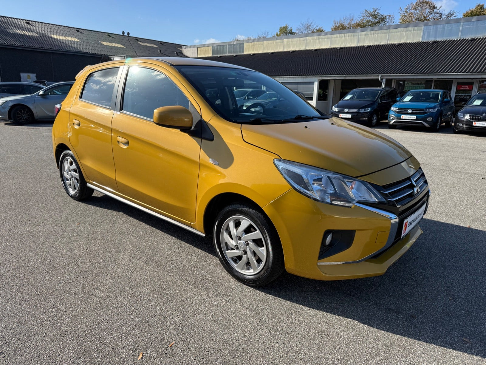 Gul Mitsubishi Space Star fra 2023