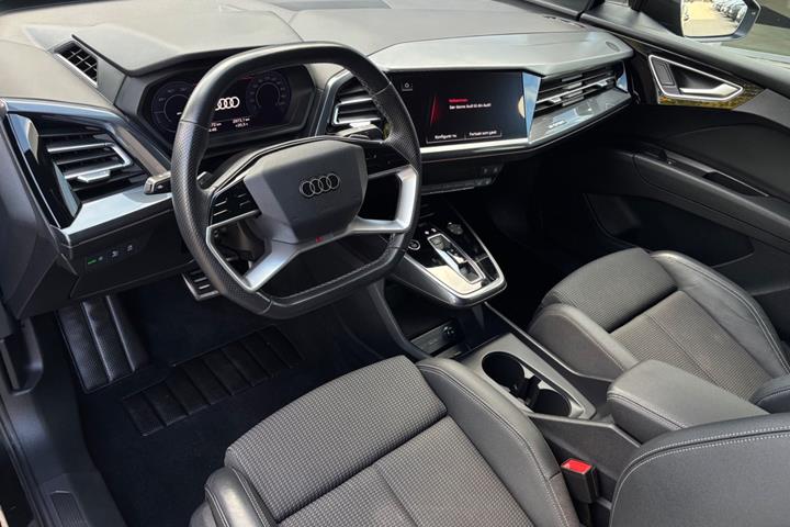 Sort Audi Q4 e-tron fra 2024
