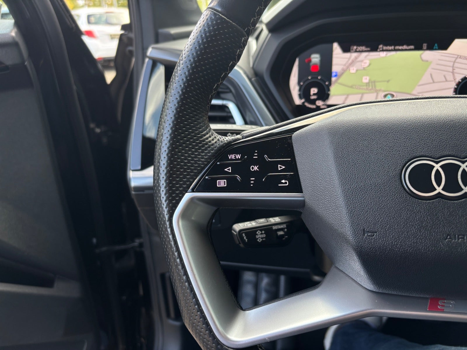 Sort Audi Q4 e-tron fra 2024