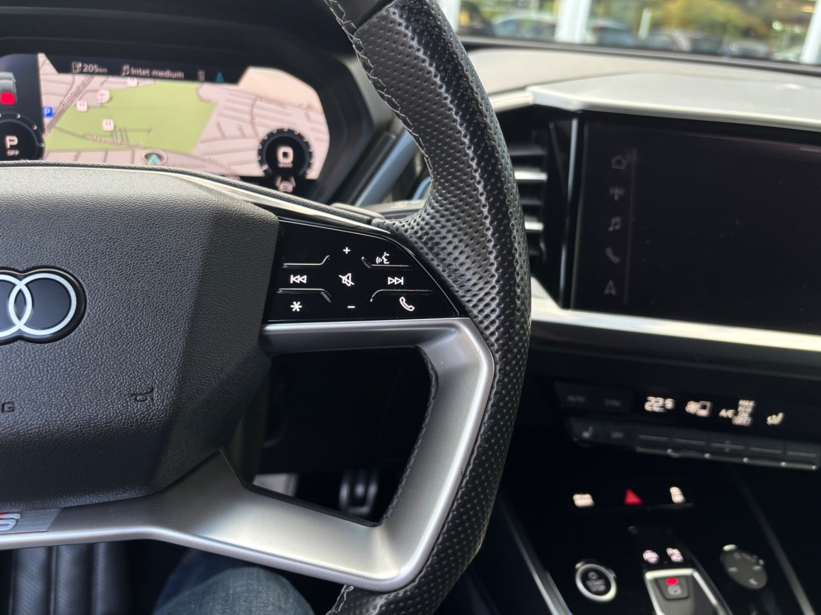 Sort Audi Q4 e-tron fra 2024