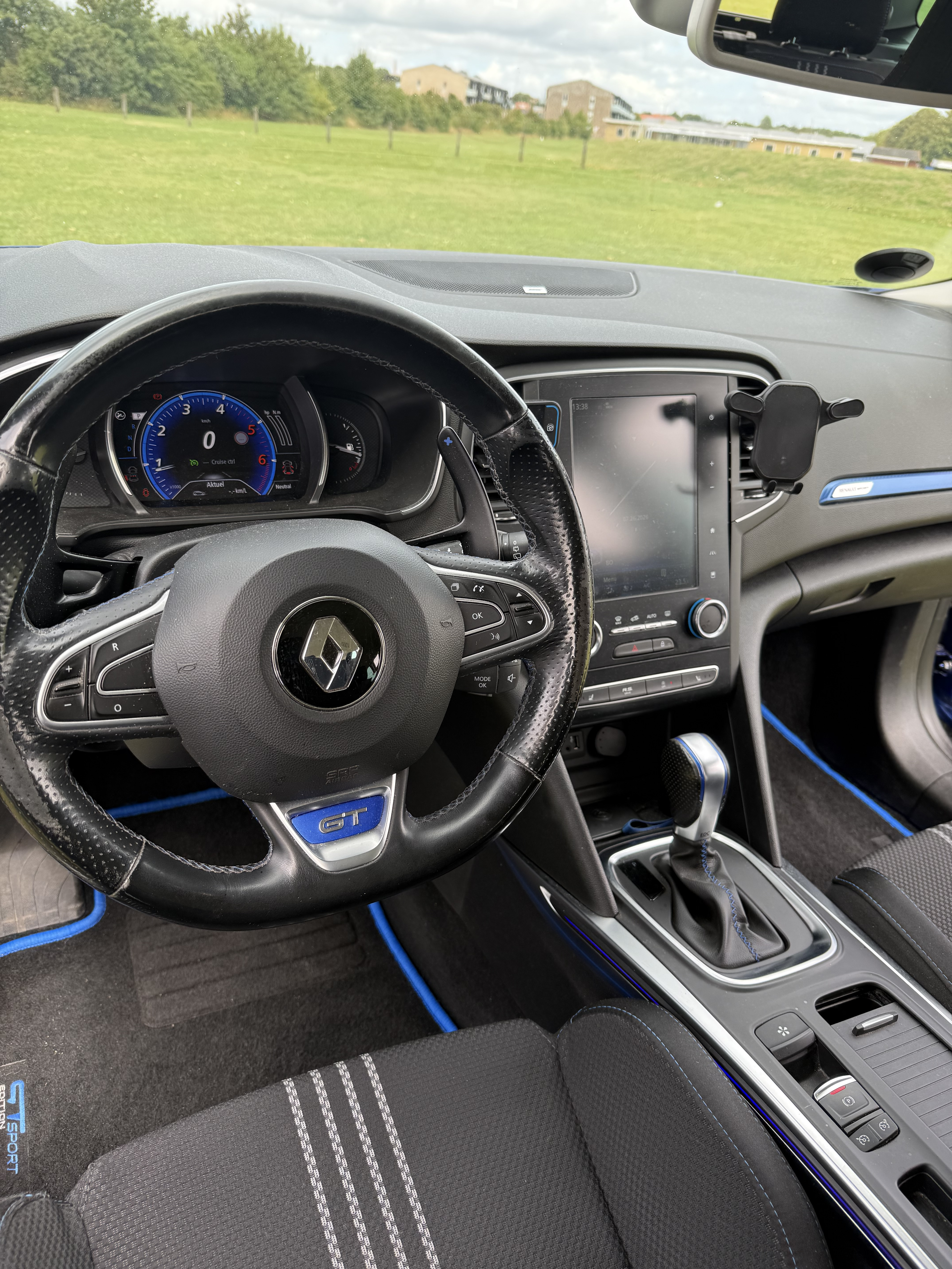 Blå Renault Mégane fra 2017