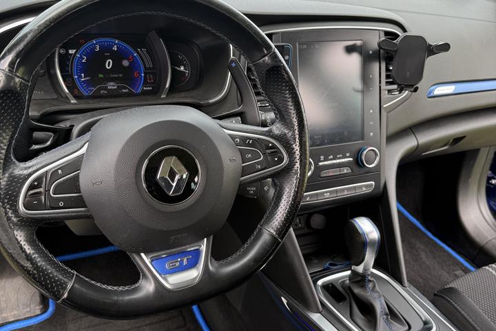 Blå Renault Mégane fra 2017