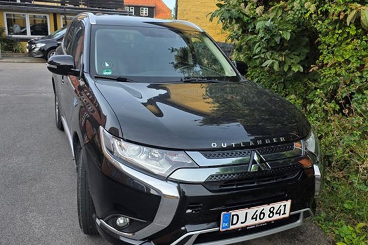 undefined Mitsubishi Outlander fra 2020