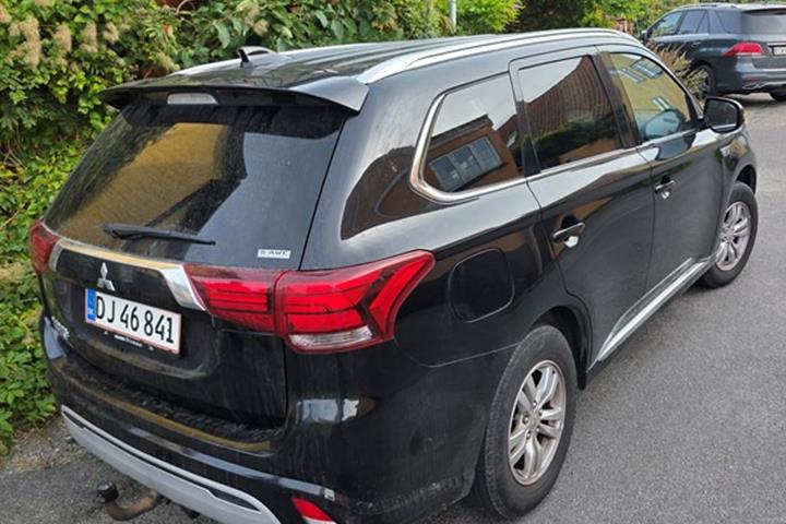 undefined Mitsubishi Outlander fra 2020
