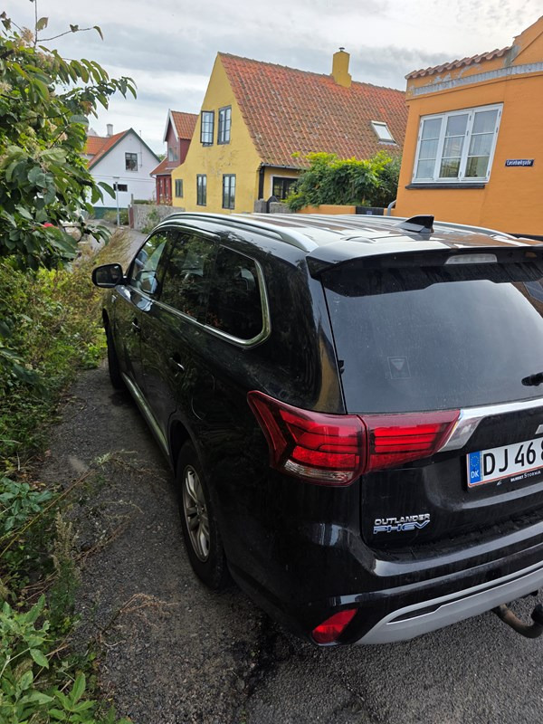 undefined Mitsubishi Outlander fra 2020