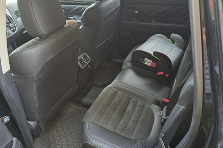 undefined Mitsubishi Outlander fra 2020