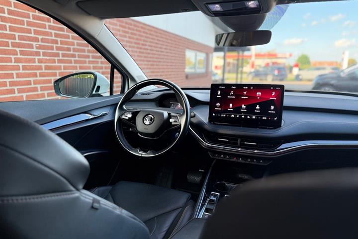 Hvid Skoda Enyaq fra 2021