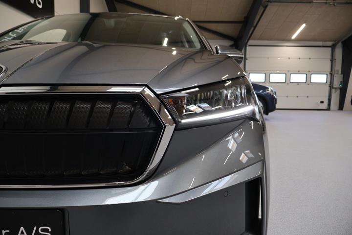 Grå Skoda Enyaq fra 2025