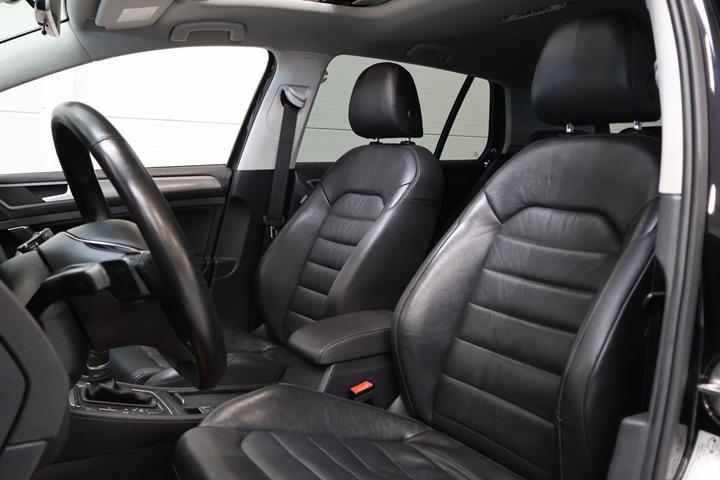 Sort VW Golf VII fra 2015