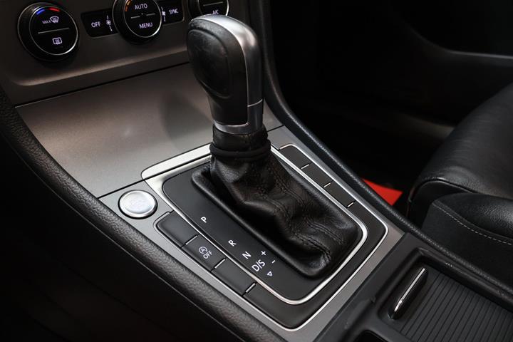 Sort VW Golf VII fra 2015