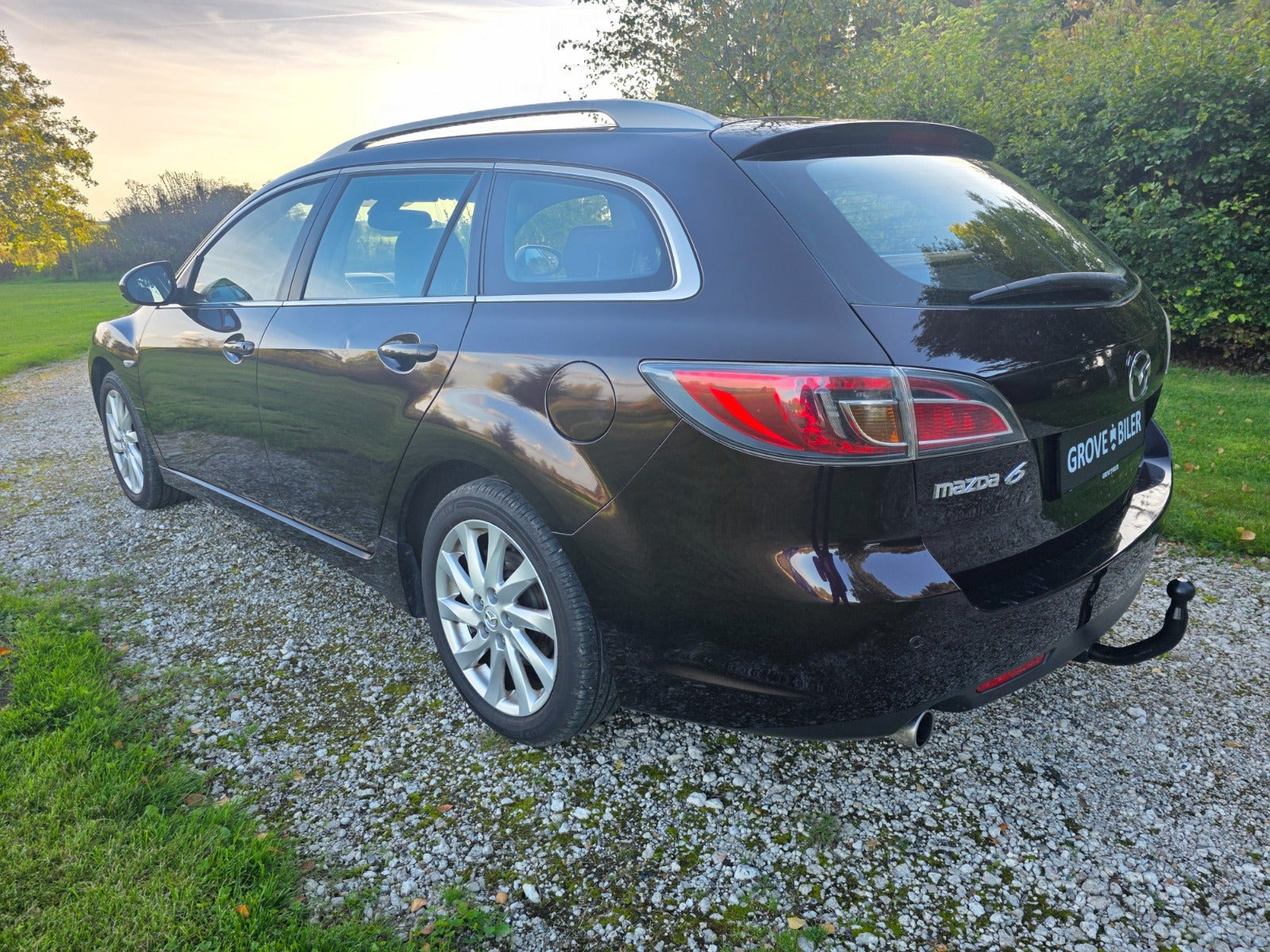 Brun Mazda 6 fra 2008