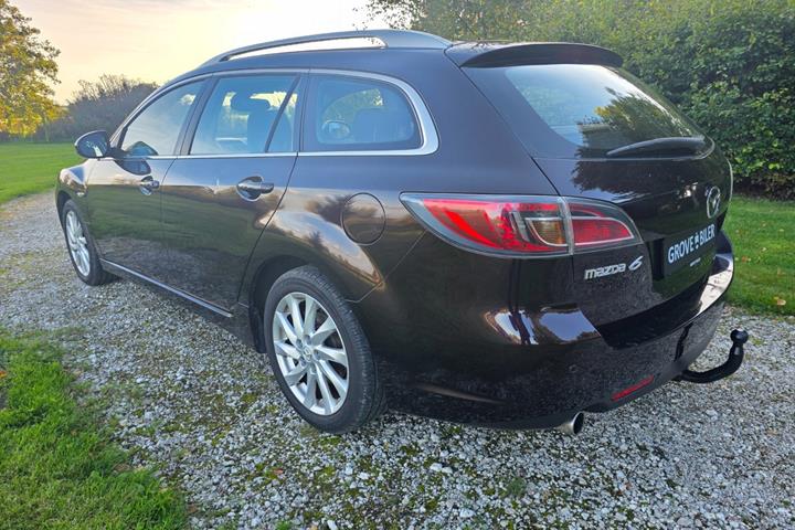 Brun Mazda 6 fra 2008