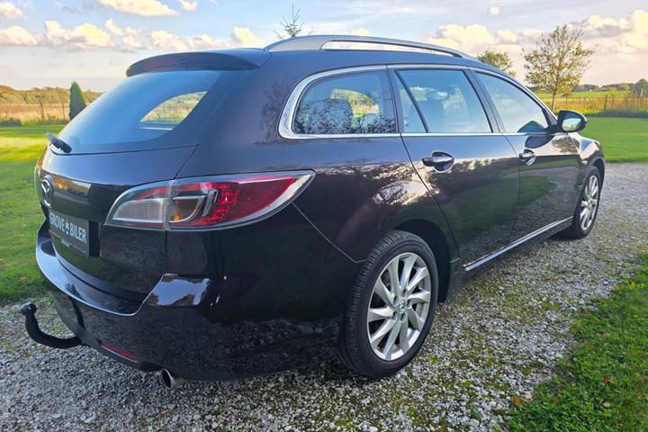 Brun Mazda 6 fra 2008