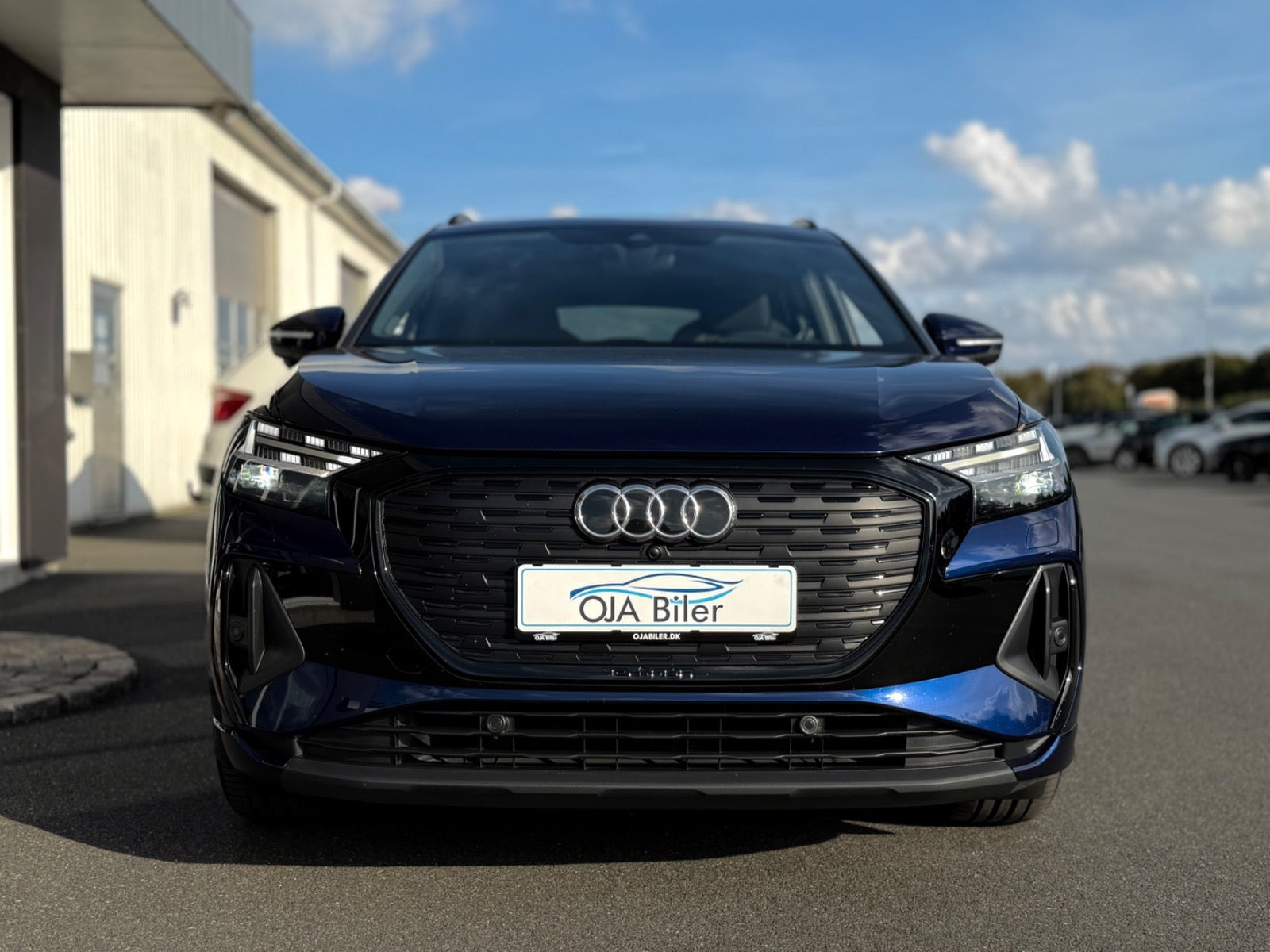 Blå Audi Q4 e-tron fra 2023