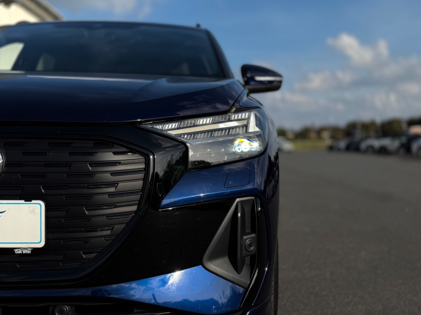 Blå Audi Q4 e-tron fra 2023