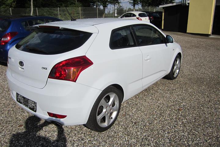 Hvid Kia Pro Ceed fra 2009