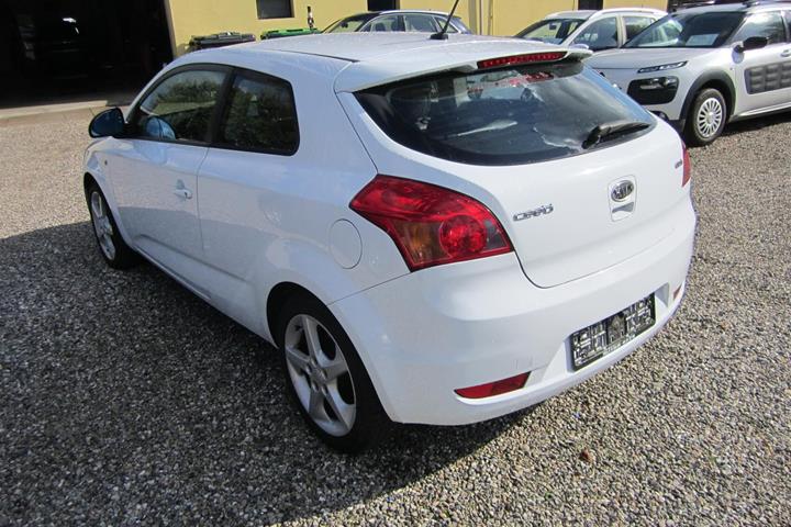 Hvid Kia Pro Ceed fra 2009