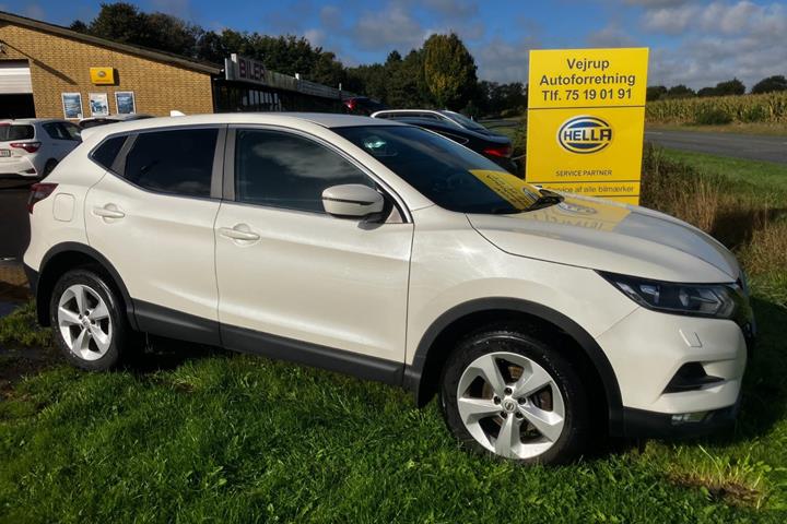 Hvid Nissan Qashqai fra 2018