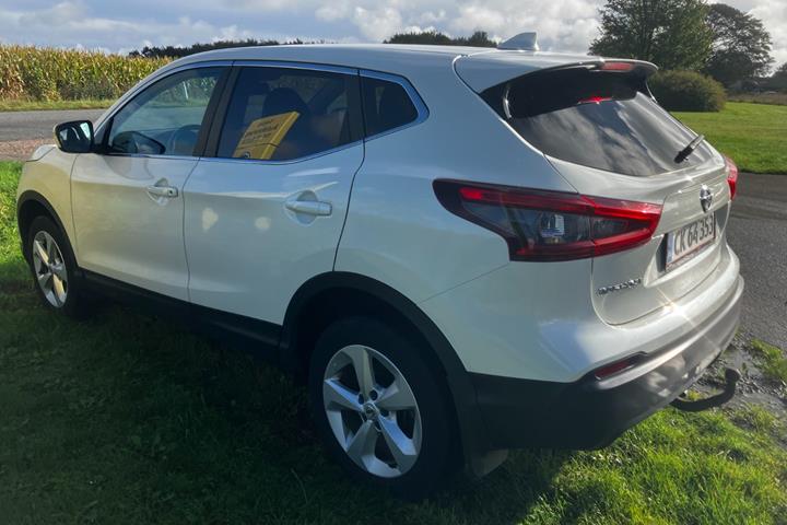 Hvid Nissan Qashqai fra 2018
